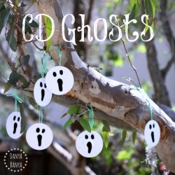 Halloween decoration idea: upcycled CD Ghosts