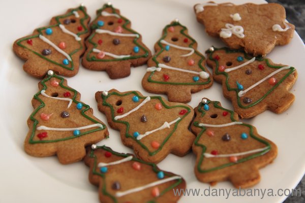 Christmas tree decorated gingerbread biscuits