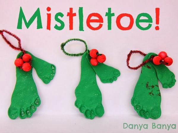 Mistletoe! DIY Christmas footprint craft